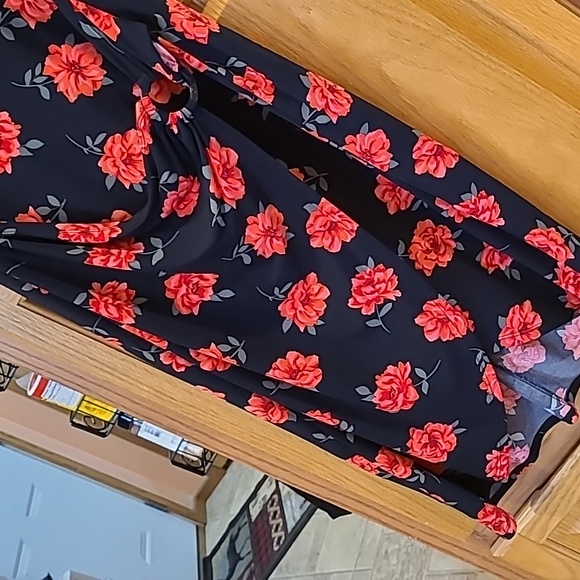 Dress - Picture 4 of 7